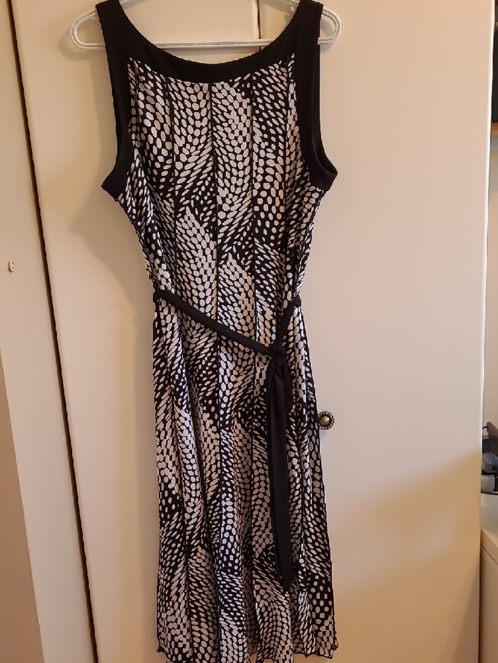 Voir Voir Classic Black & White Printed Sleeveless Dress